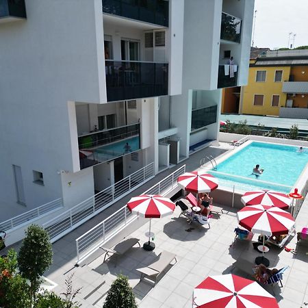 Nuovo Condominio Con Piscina E Garage 比比翁 外观 照片