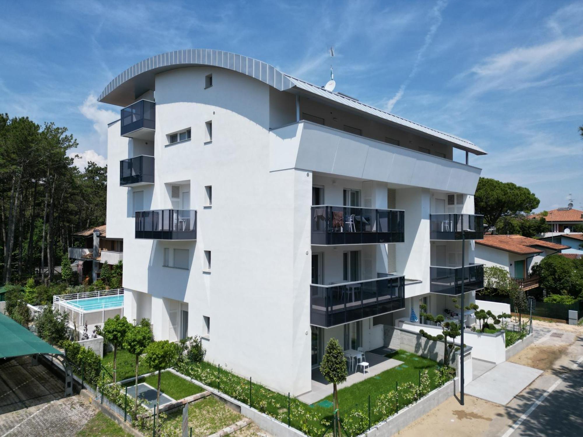Nuovo Condominio Con Piscina E Garage 比比翁 外观 照片