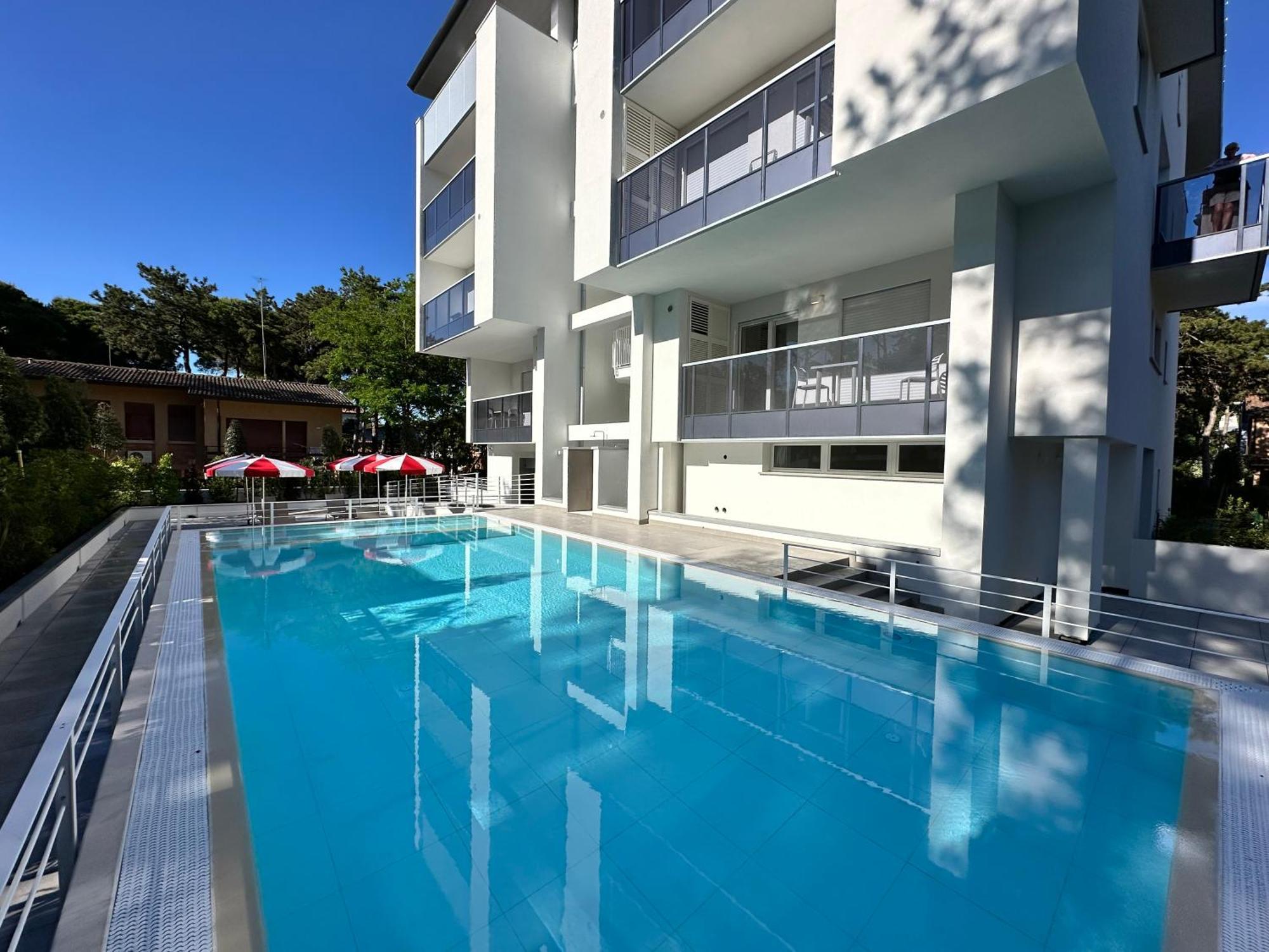 Nuovo Condominio Con Piscina E Garage 比比翁 外观 照片
