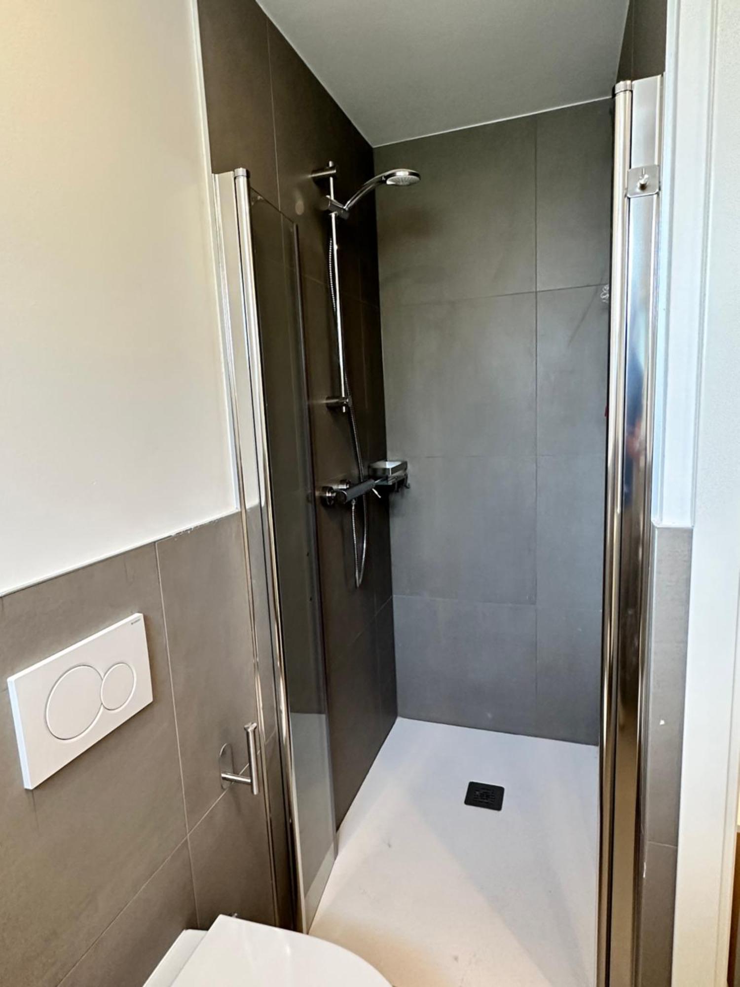 Nuovo Condominio Con Piscina E Garage 比比翁 外观 照片
