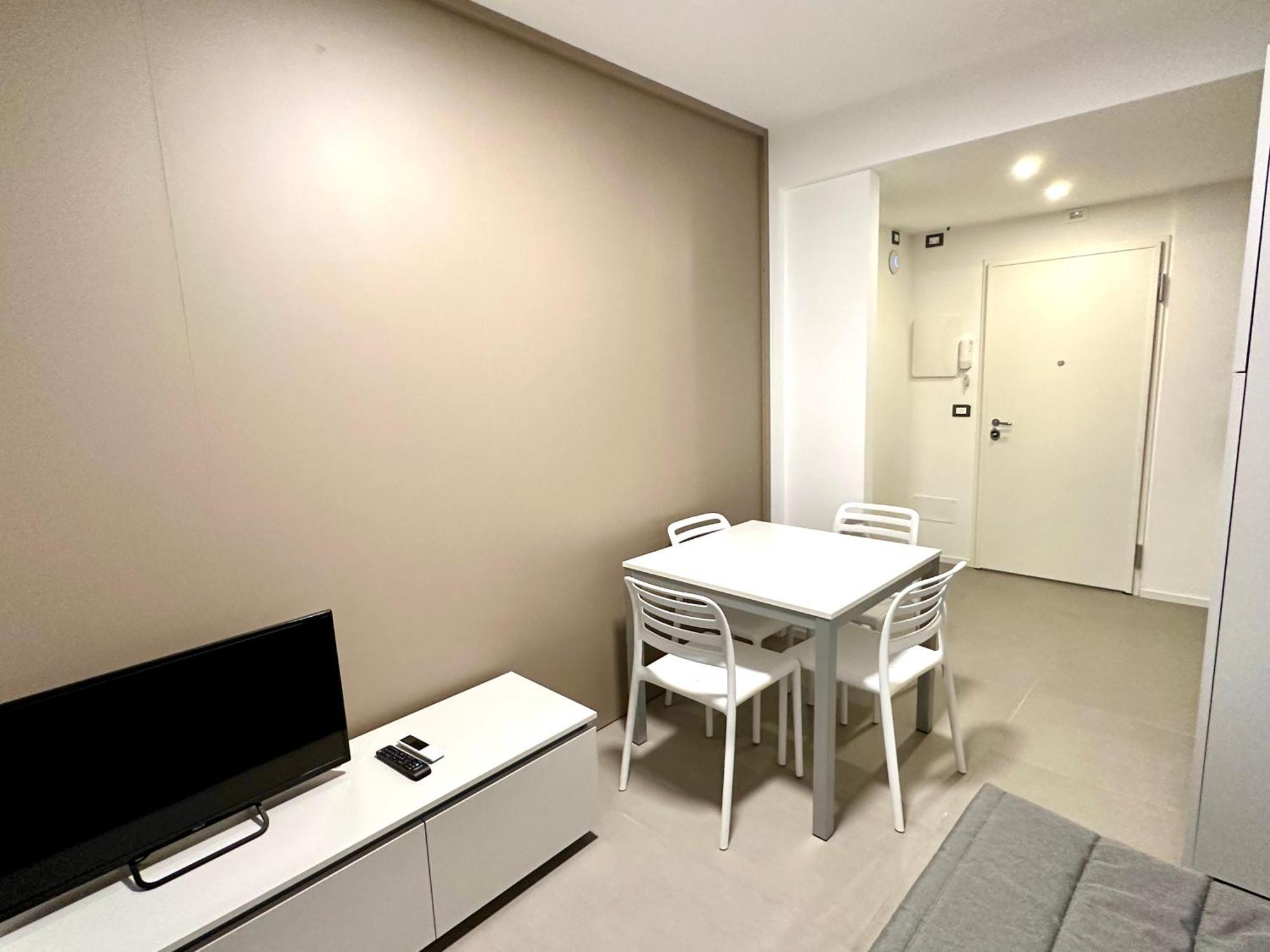 Nuovo Condominio Con Piscina E Garage 比比翁 外观 照片