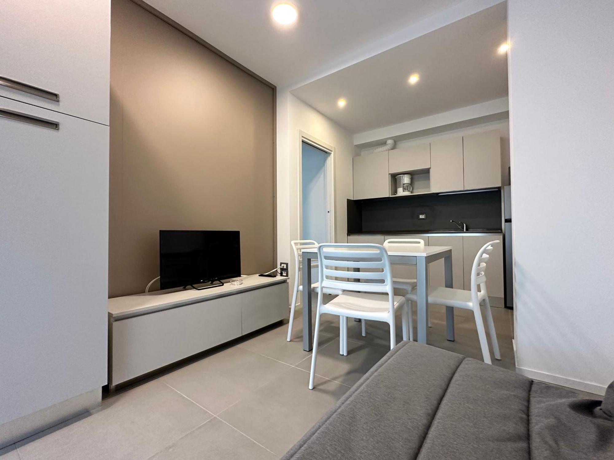 Nuovo Condominio Con Piscina E Garage 比比翁 外观 照片