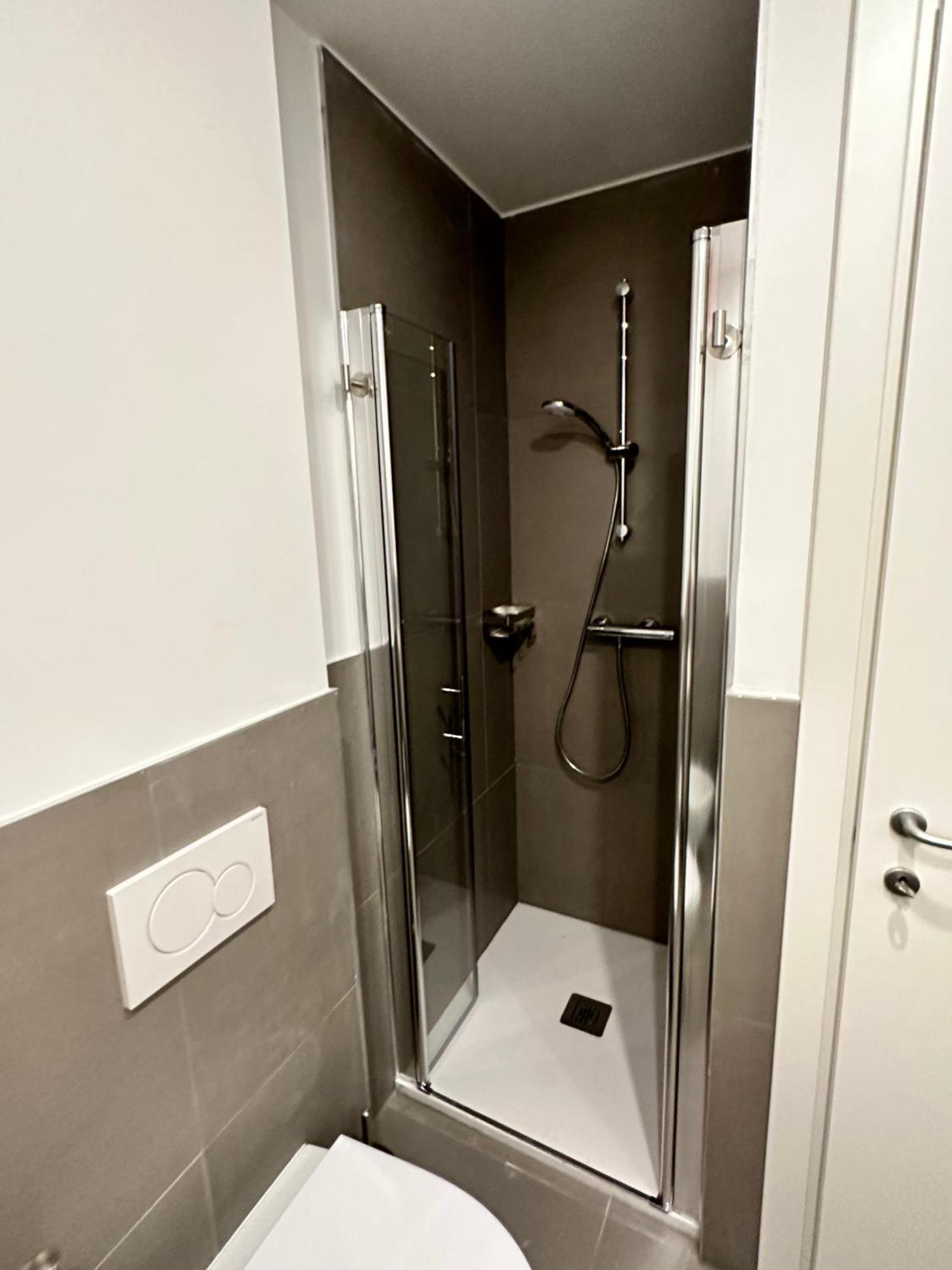 Nuovo Condominio Con Piscina E Garage 比比翁 外观 照片
