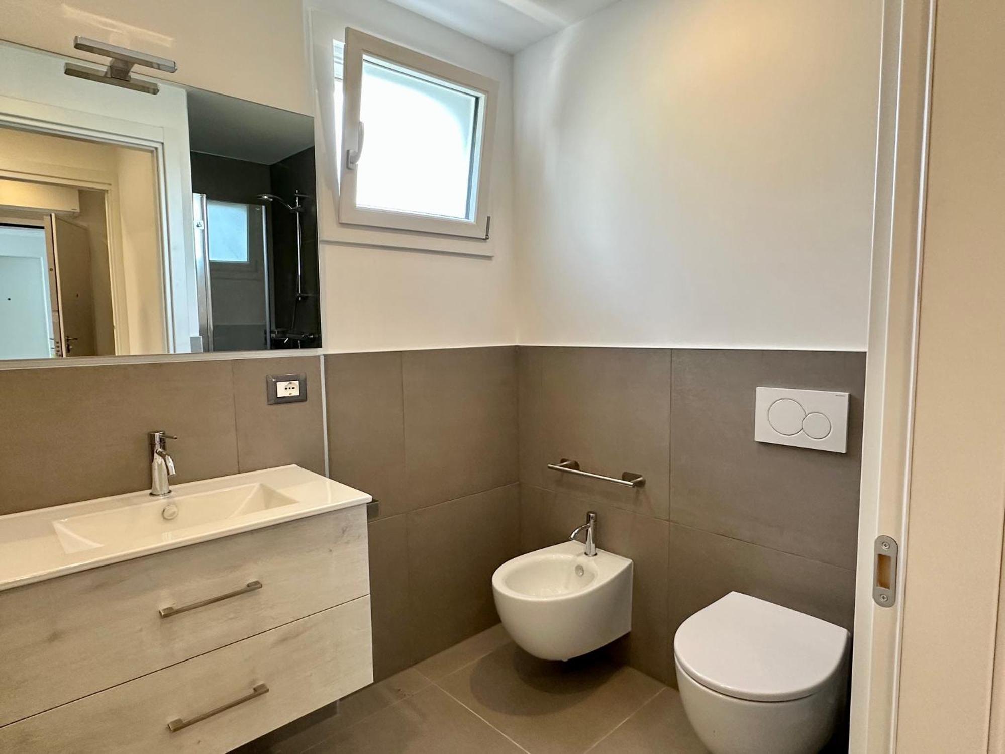 Nuovo Condominio Con Piscina E Garage 比比翁 外观 照片