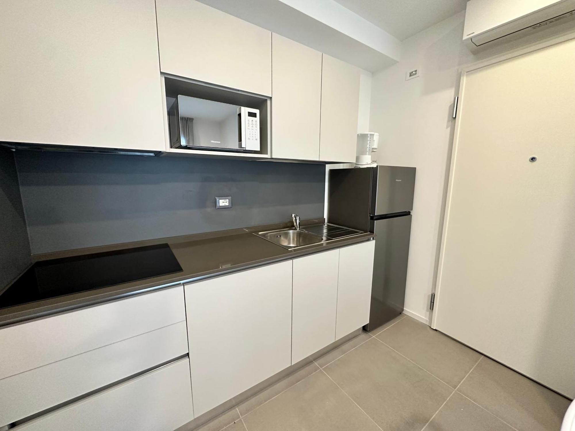 Nuovo Condominio Con Piscina E Garage 比比翁 外观 照片