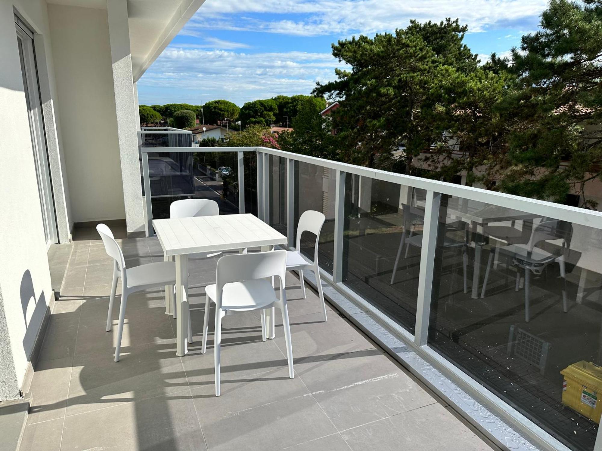 Nuovo Condominio Con Piscina E Garage 比比翁 外观 照片