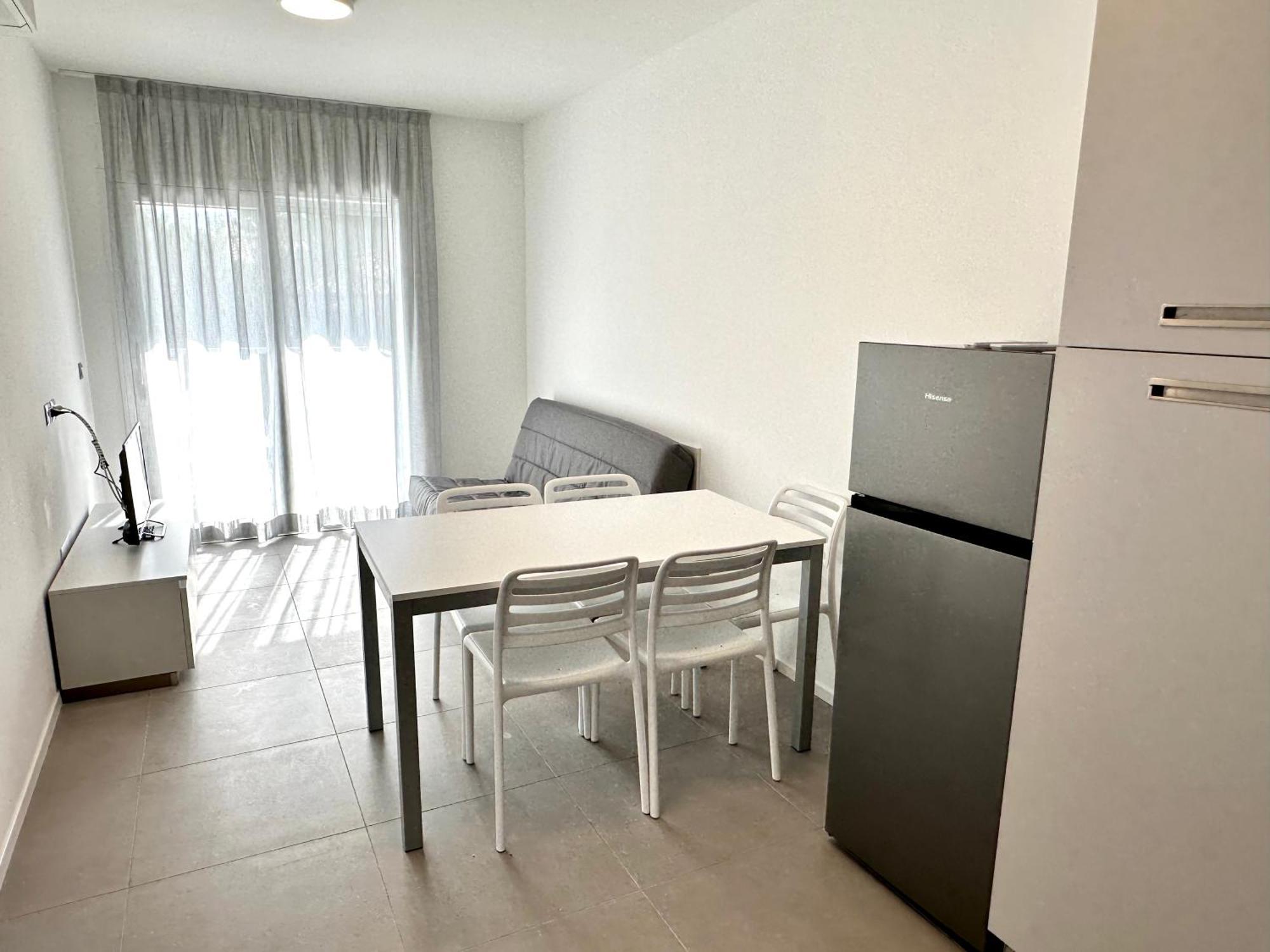 Nuovo Condominio Con Piscina E Garage 比比翁 外观 照片