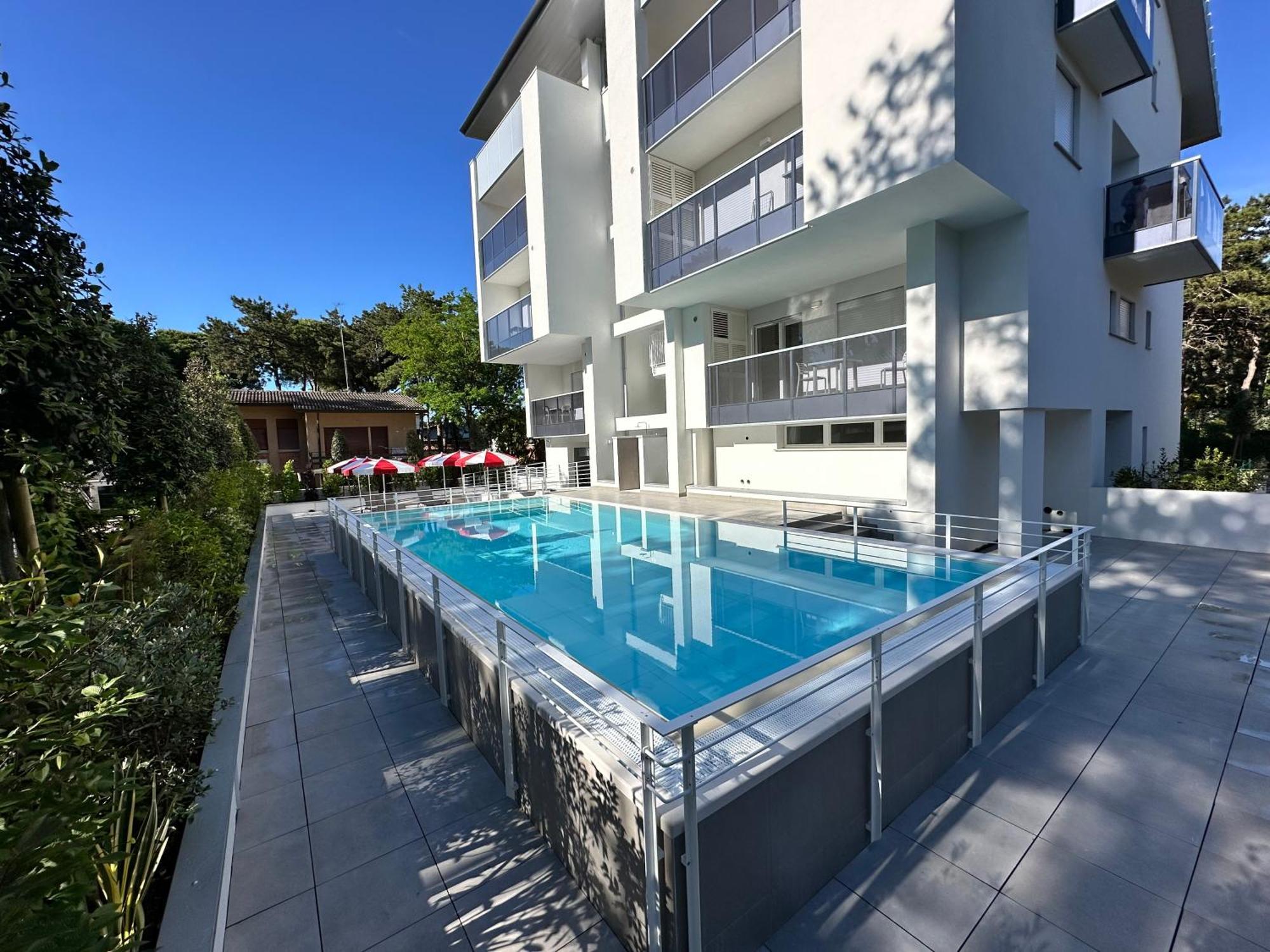 Nuovo Condominio Con Piscina E Garage 比比翁 外观 照片