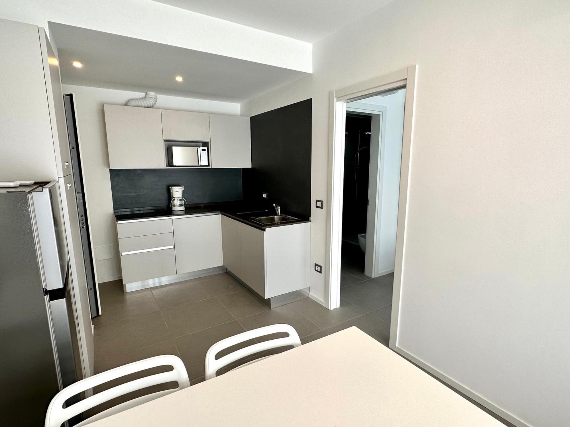 Nuovo Condominio Con Piscina E Garage 比比翁 外观 照片