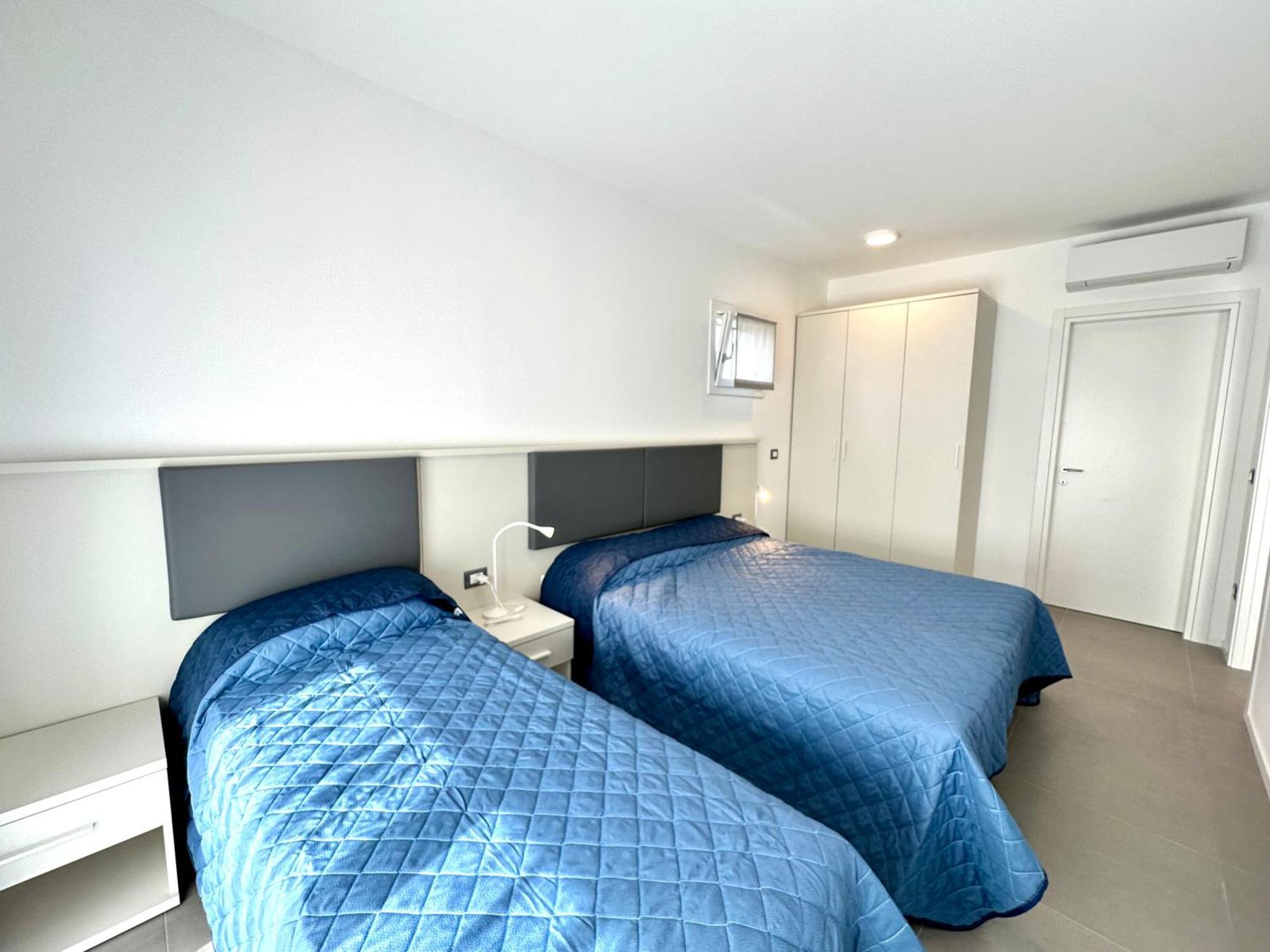Nuovo Condominio Con Piscina E Garage 比比翁 外观 照片