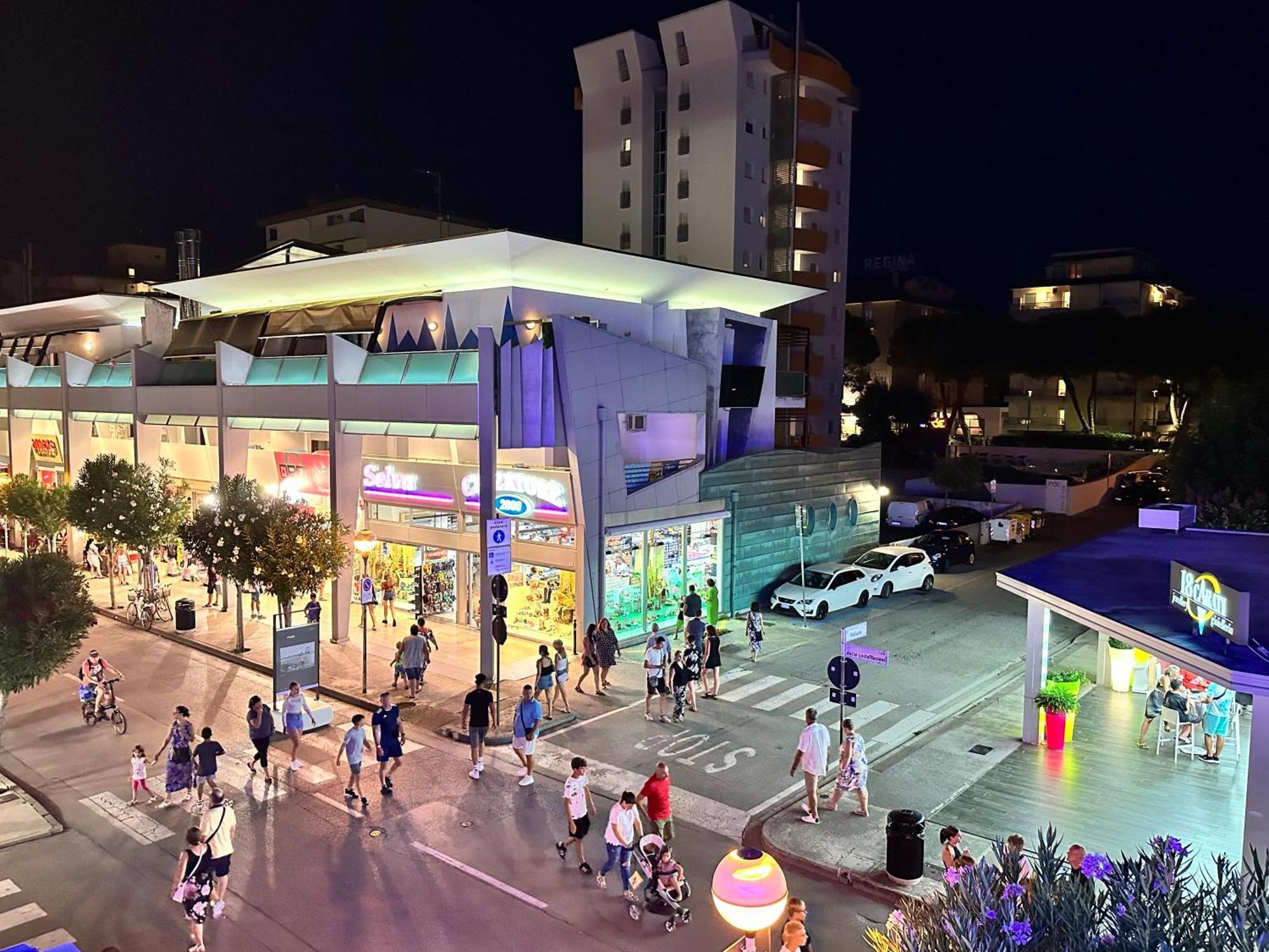 Nuovo Condominio Con Piscina E Garage 比比翁 外观 照片