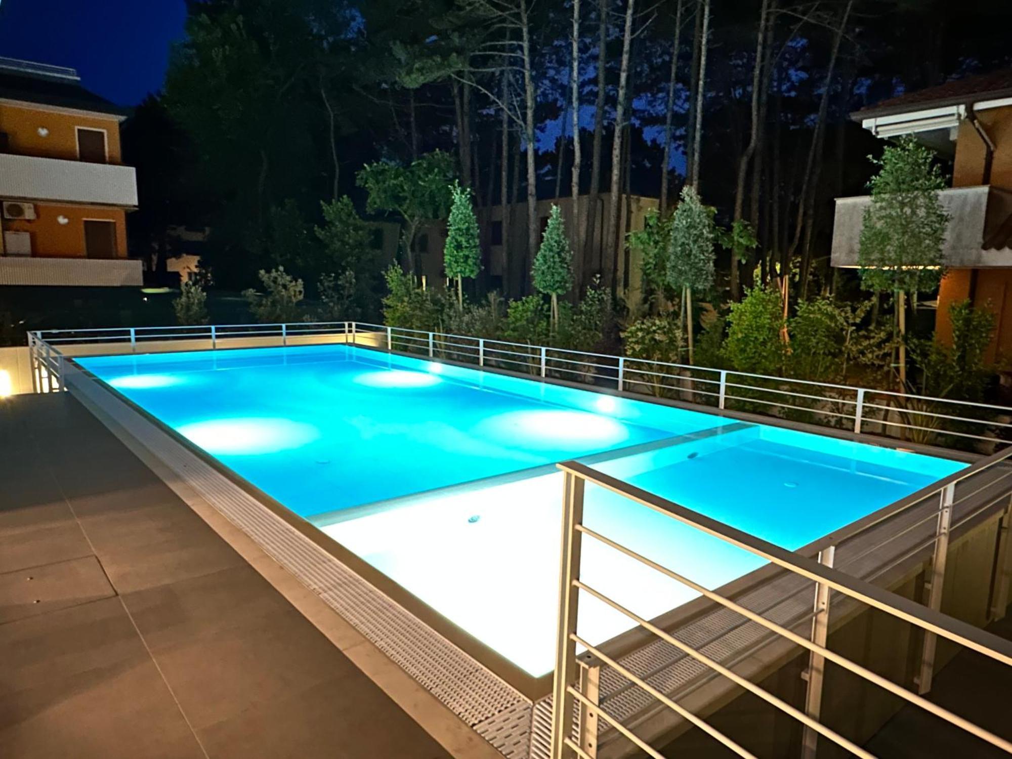 Nuovo Condominio Con Piscina E Garage 比比翁 外观 照片